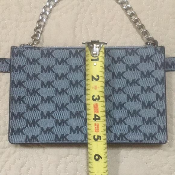 New! Michael Kors Signature Gray Logo Belt Purse With Silver Chain Pull - Picture 15 of 16
